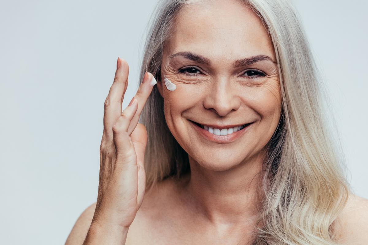 Crema viso antiage giorno e notte: per agire sul benessere della pelle a 360°