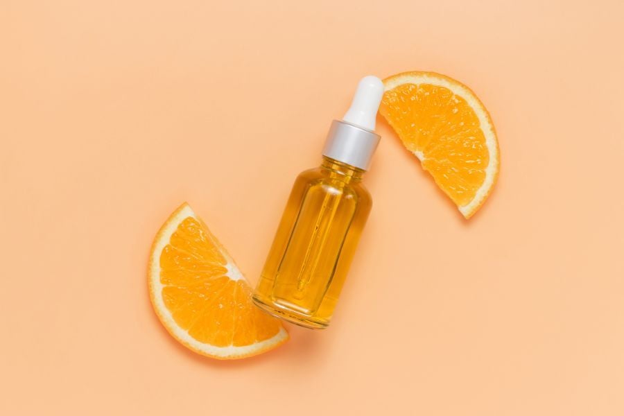 Vitamina C per il corpo: scopri l’azione antiossidante sulla pelle del corpo nei cosmetici naturali