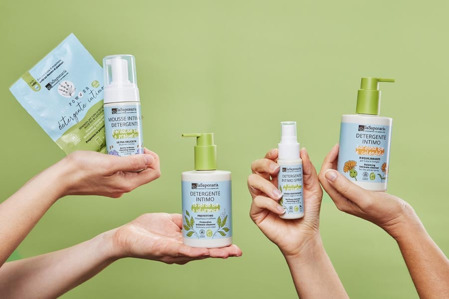 Il miglior detergente intimo per ogni fase della vita: i consigli della ginecologa Monica Calcagni