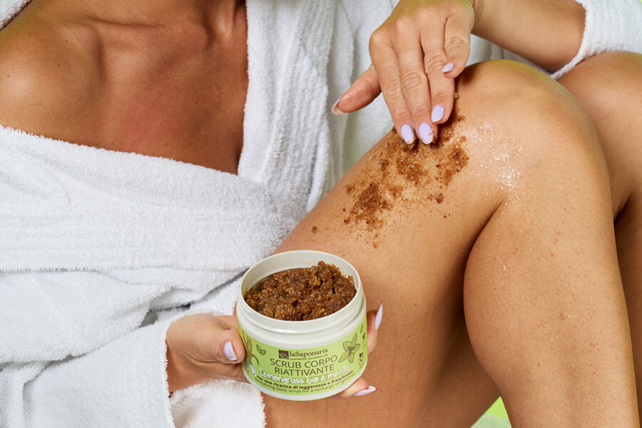 Pelle e corpo pronti per la primavera: esfoliare, tonificare, illuminare